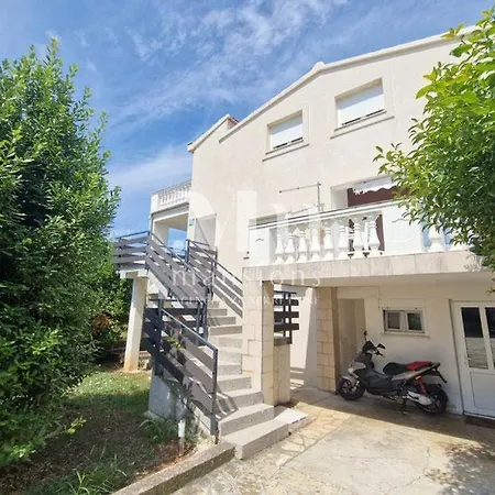 Apartament Zara *